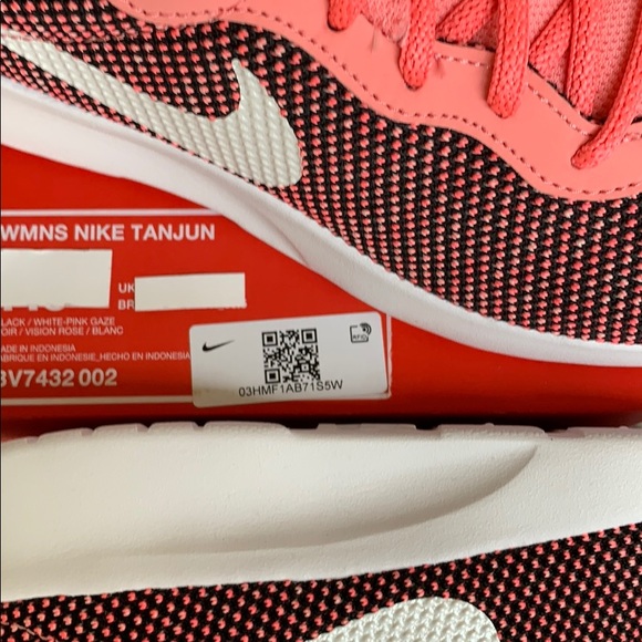 WMNS NIKE TANJUN black/white-pink gaze - Picture 12 of 16